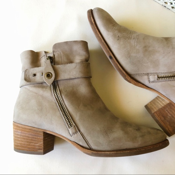 🌻Paul Green Tan Ankle Boots🌻 - Picture 3 of 8